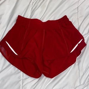 lululemon hotty hot shorts size 4 2.5” inseam LR